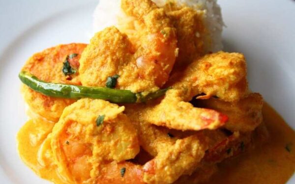 Chingri Macher Malai Curry (Caril de Camarão com Côco)