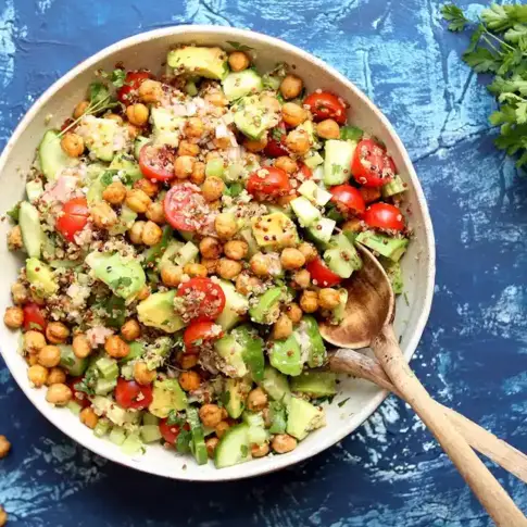 Salada de Grão-de-Bico com Legumes Assados