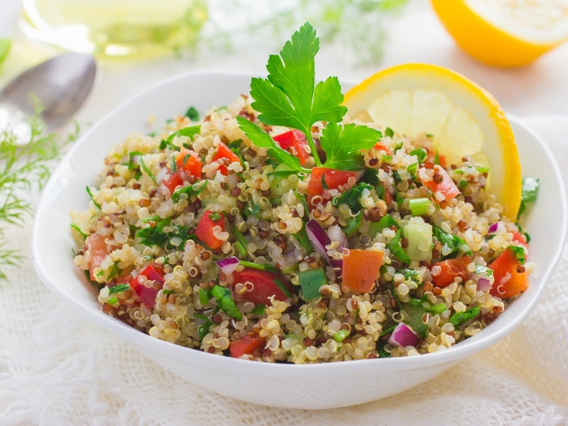 Tabule de Quinoa com Hortelã e Tomate